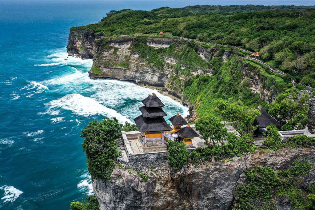 uluwatu temple view made join bali tour thumb