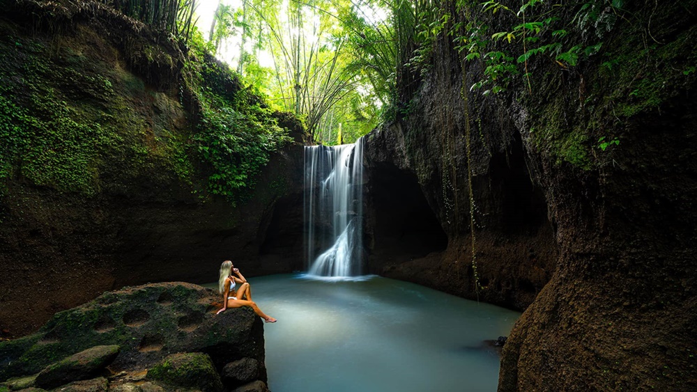 suwat waterfall cheap tour package in bali ubud area
